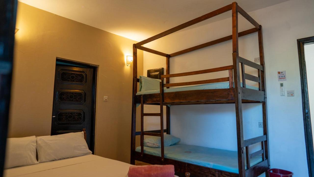 Albergue Tulia House Backpackers Mombasa Exterior foto