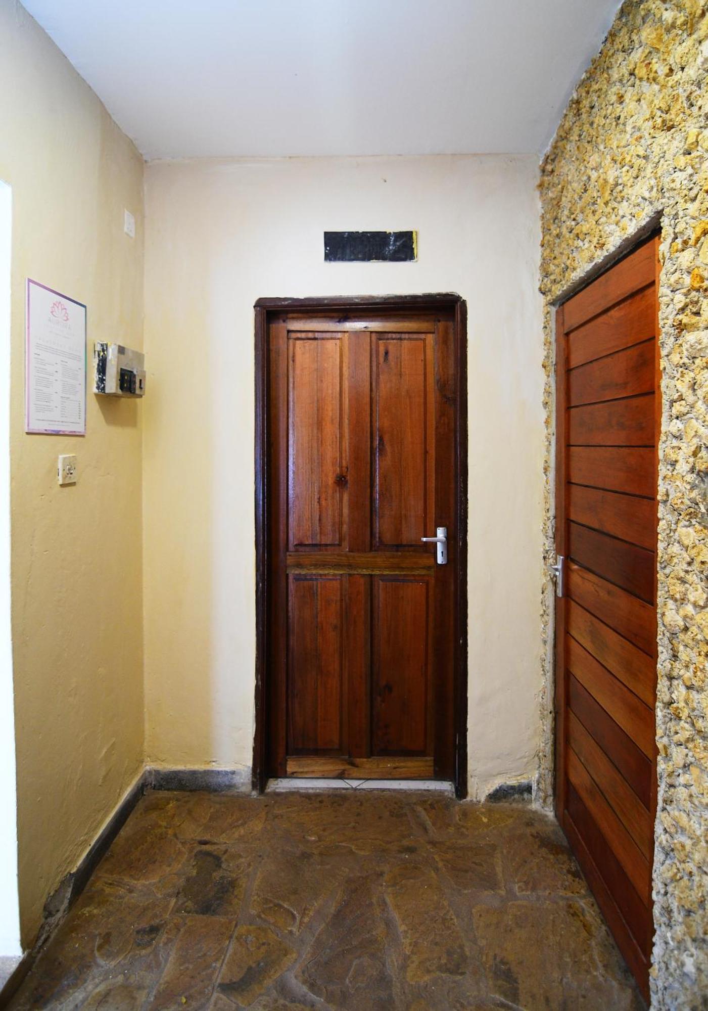 Albergue Tulia House Backpackers Mombasa Exterior foto
